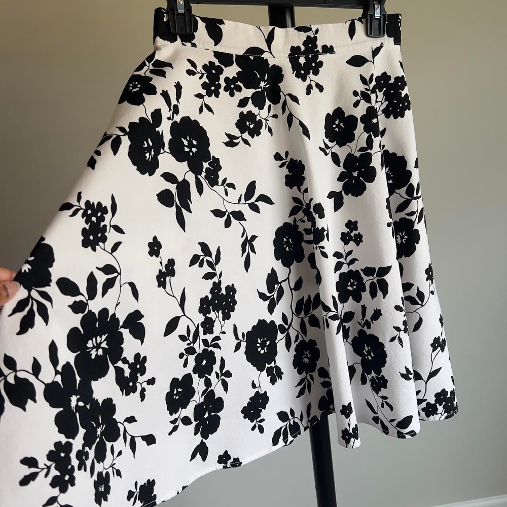 Black and White Floral A-Line Flare Skirt High Waist Knee Length Mid Skirt Small